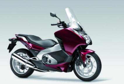 هوندا إنتيغرا  تجمع بين مزايا السكوتر والدراجة النارية